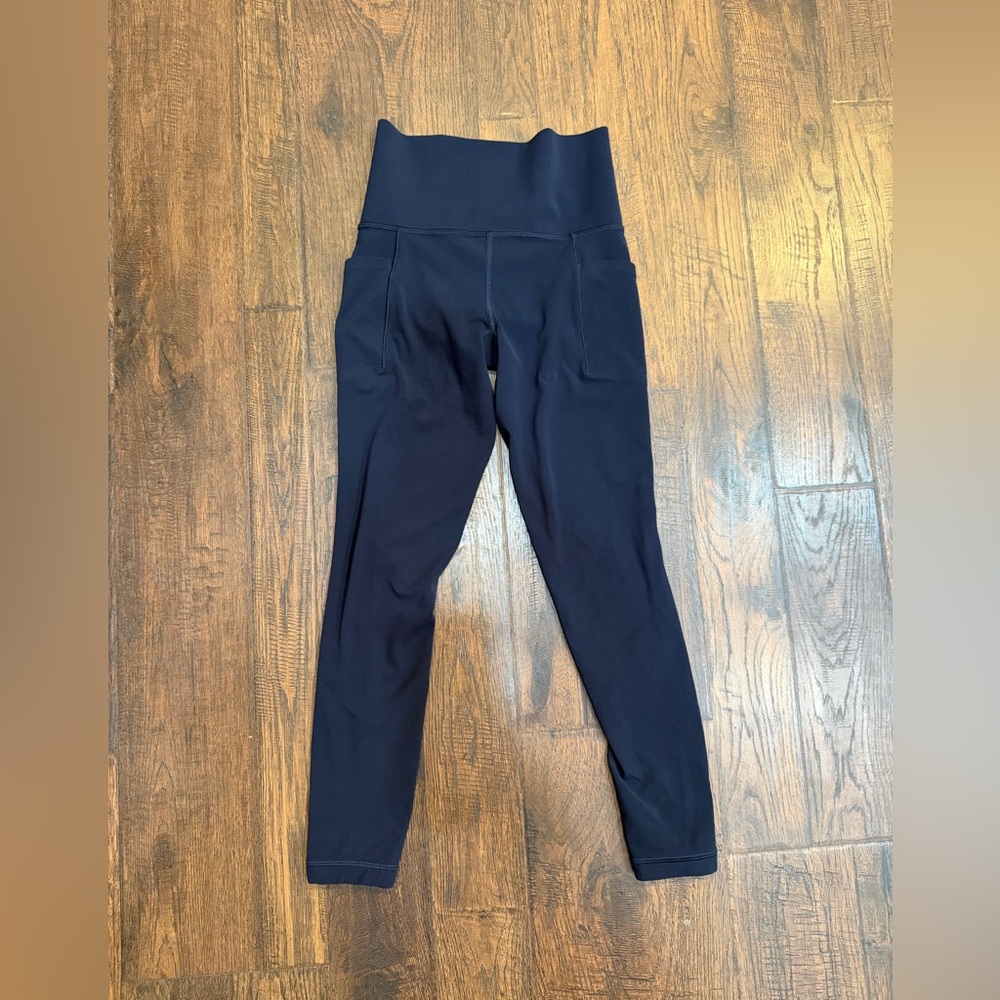 Athleta Salutation 7/8 Tight in Powervita Navy